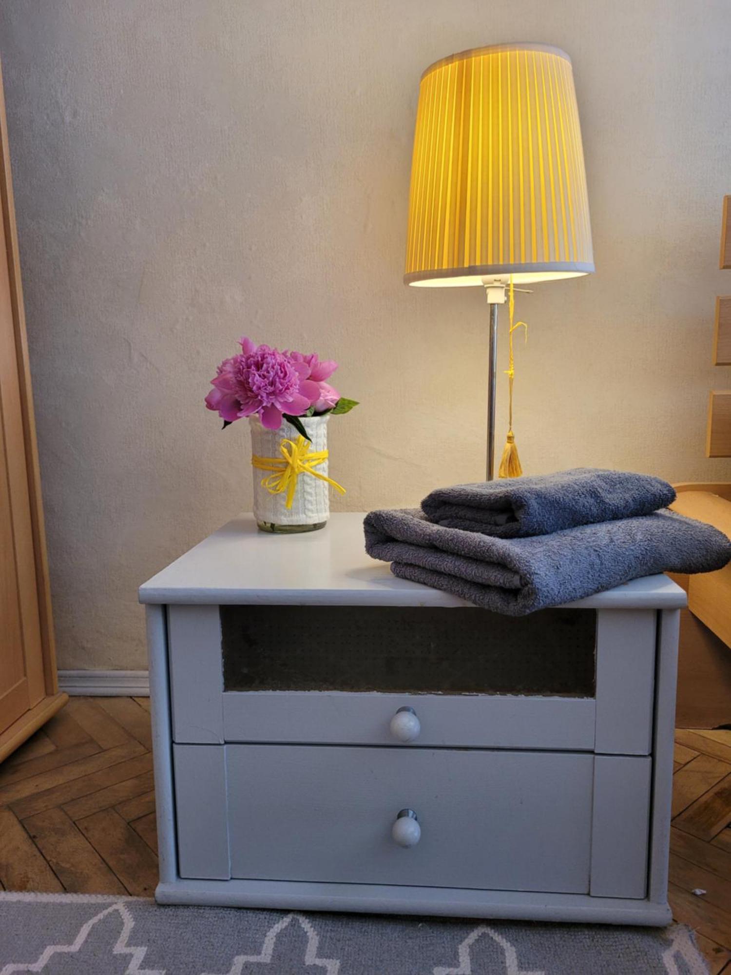 Sunflower Apartment Near Kiev Airport & Railway Station & Center City! Exterior photo