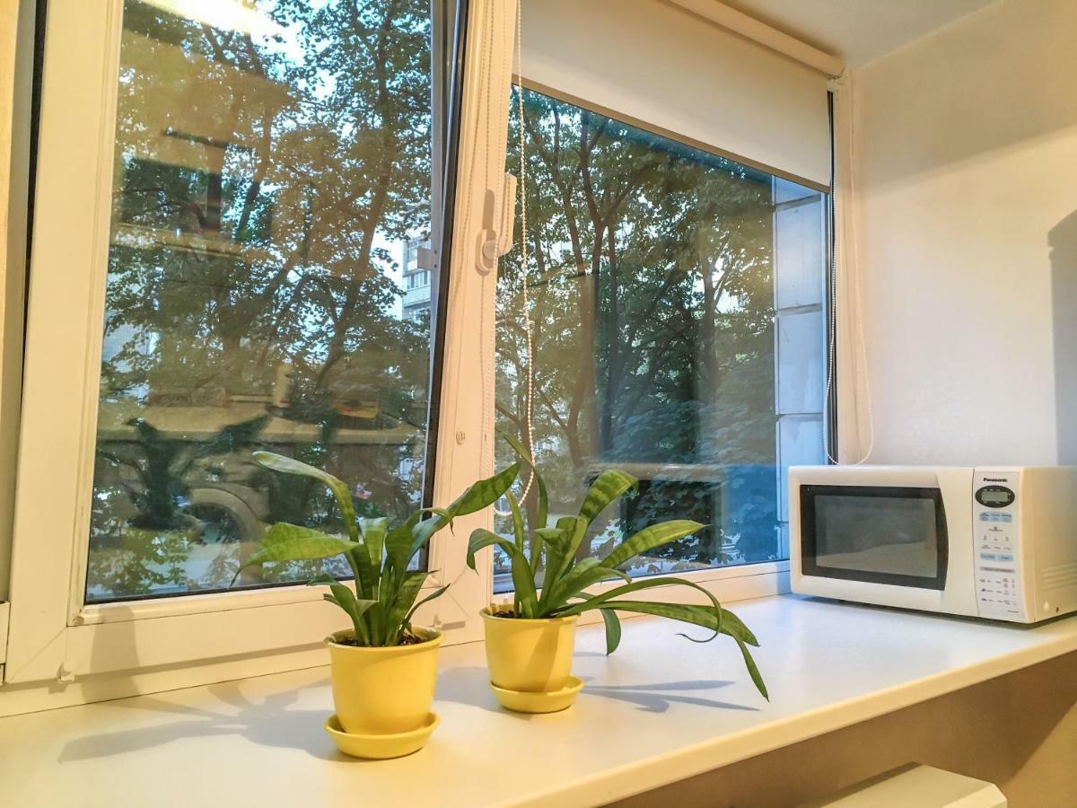 Sunflower Apartment Near Kiev Airport & Railway Station & Center City! Exterior photo